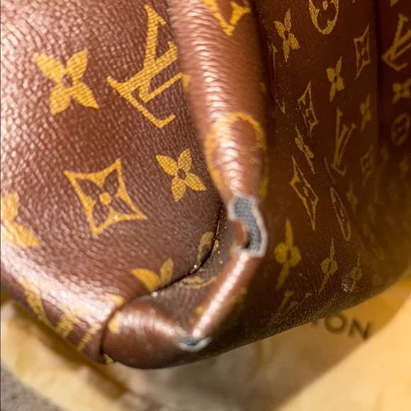 AUTHENTIC Louis Vuitton Artsy Handbag - Picture 3 of 8